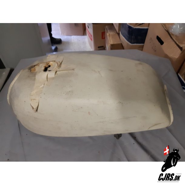 Benzintank model ?