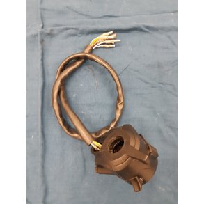Suzuki RGV 250 venstre styrkontakt komplet