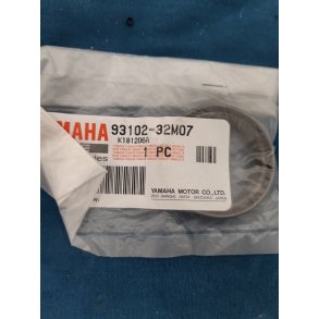 Yamaha oil seal 93102-32M07