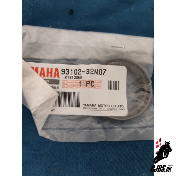Yamaha oil seal 93102-32M07