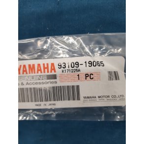 Yamaha TZR 250 3XV oil seal 93109-19065