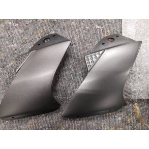 Aprilia RSV 1000 R tank deflector AP8178940