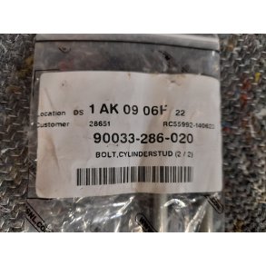 Honda CB 350 m.fl. Cylinder sttte bolt 90033-286-020
