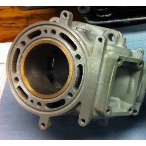 Cylinder renovering med detornationsringe